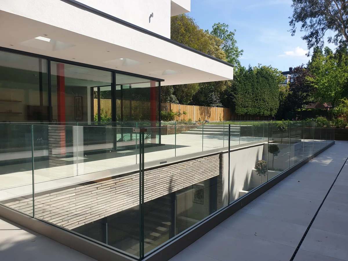 Bespoke glass installation by Fast Glass — project 4