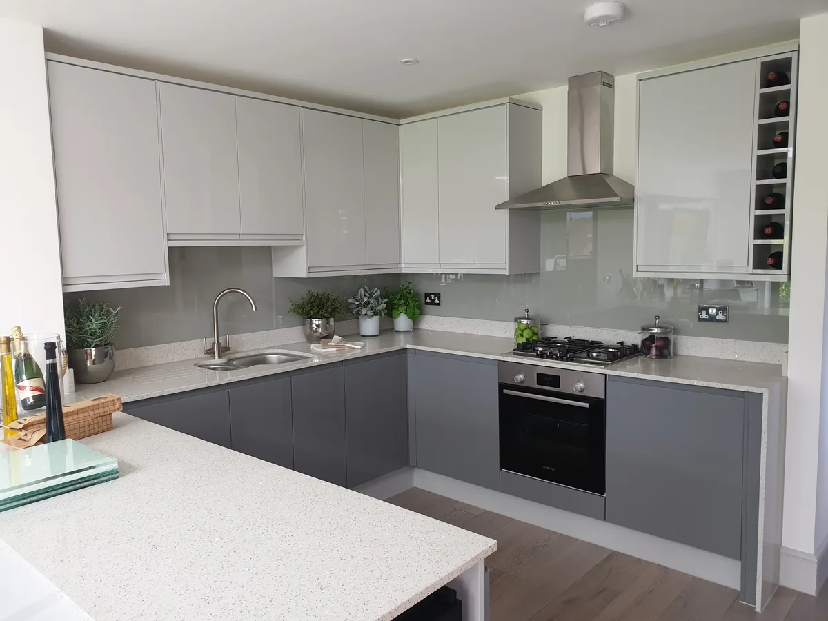 Bespoke glass installation by Fast Glass — project 5