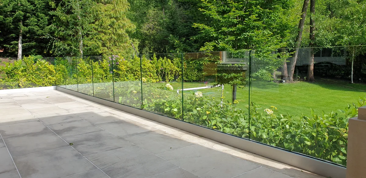 Bespoke glass installation by Fast Glass — project 6