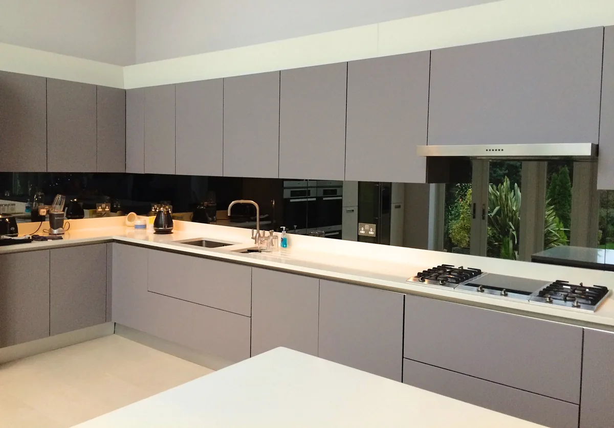 Bespoke glass installation by Fast Glass — project 14