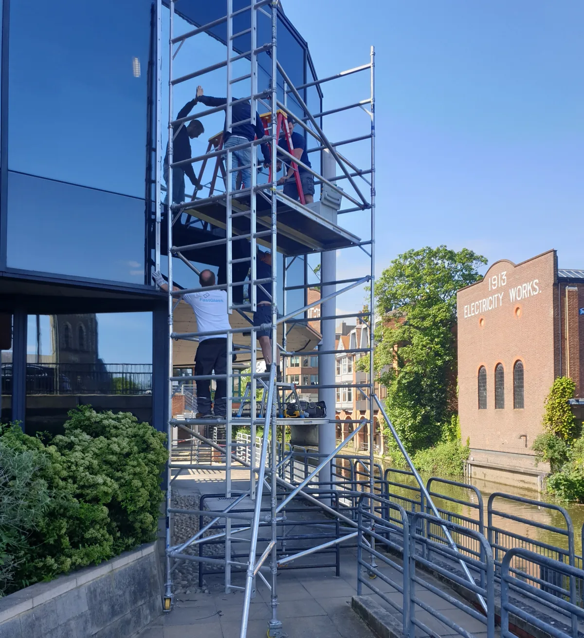 Glass repair by Fast Glass in Surrey — project 3