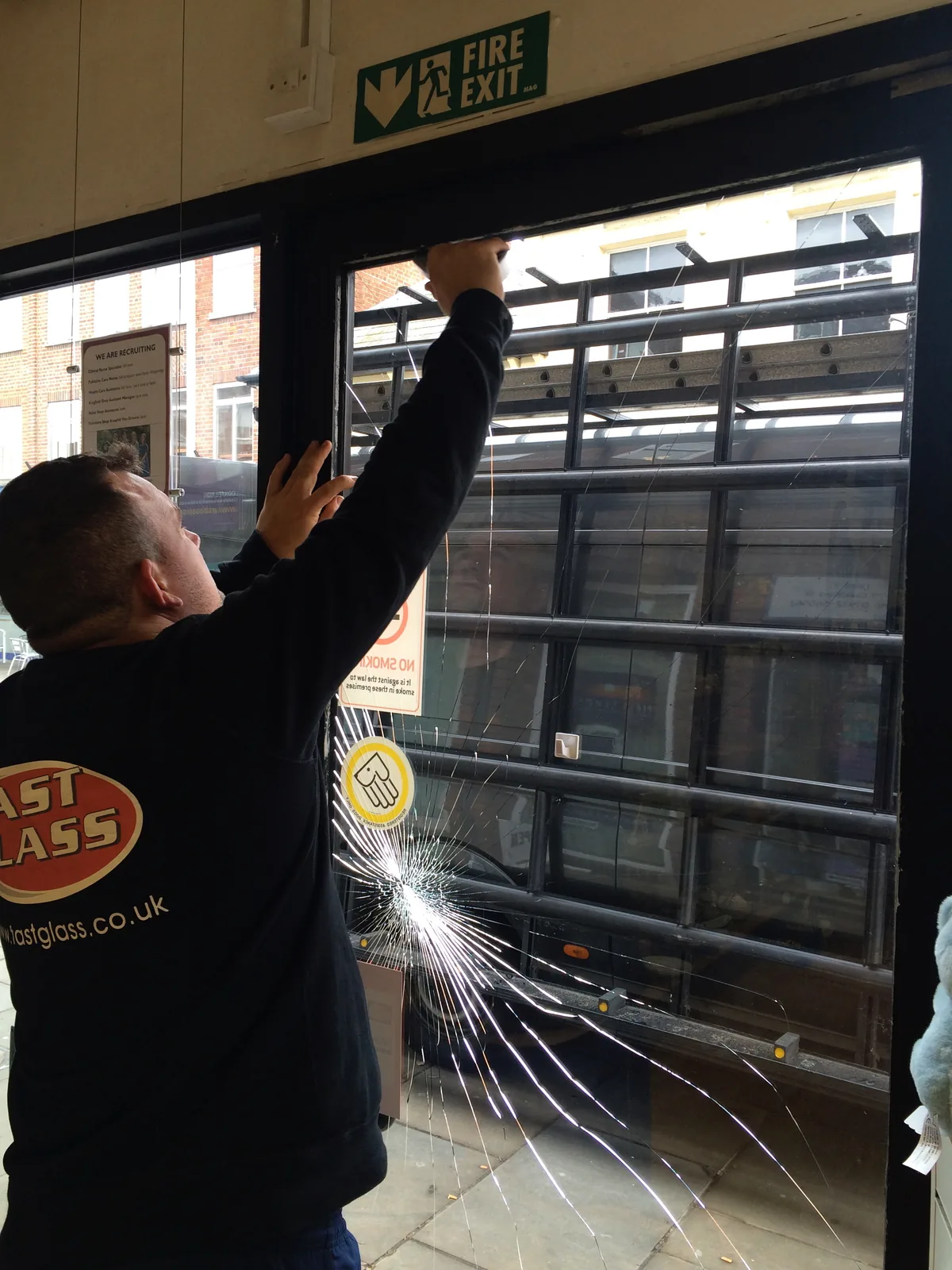 Glass repair by Fast Glass in Surrey — project 7