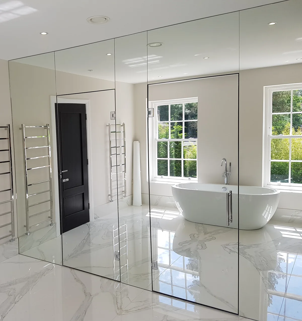 Made-to-measure mirror installed by Fast Glass — project 1