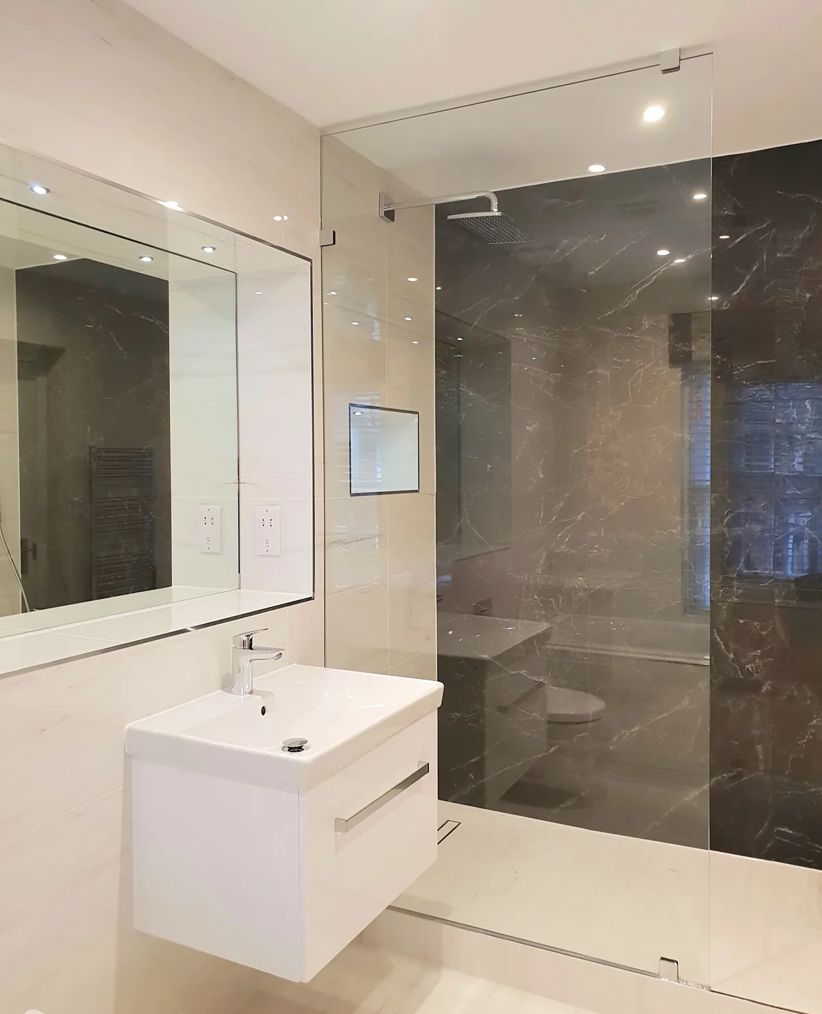 Bespoke frameless shower screen installed by Fast Glass — project 5