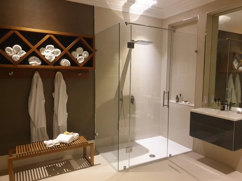 lass door shower in changing room